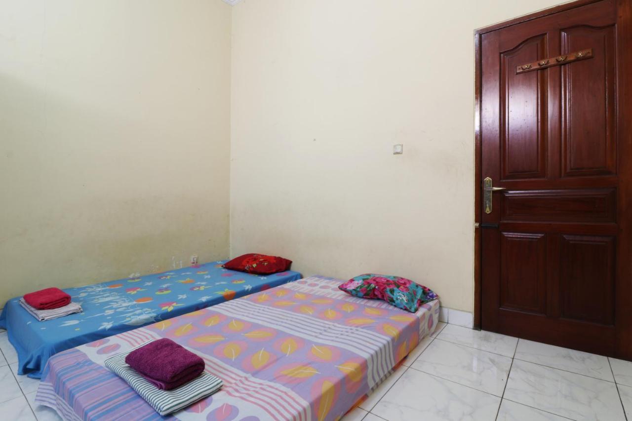 Albergue Backpack Syariah Cempaka Putih Barat Yakarta Exterior foto